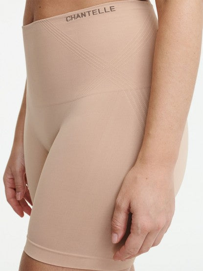 Invisible Shaping High-Waisted Mid-Thigh Short – Spanx