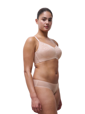 Chantelle Magique Back Smoothing Wireless Bra #C19UP0