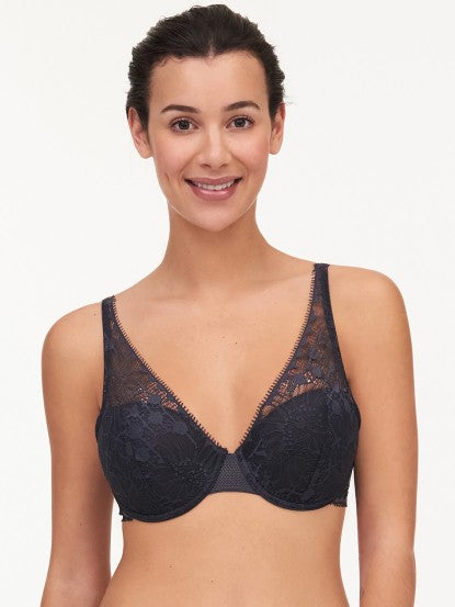 Chantelle Day to Night Lace Lightweight Plunge Bra #15F7 - In the